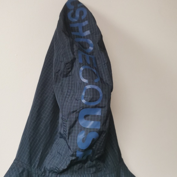 Brand new men's DC windbreaker, size small - Picture 7 of 7